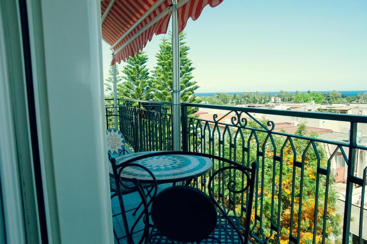Attico Rooms Giardini Naxos Ngoại thất bức ảnh