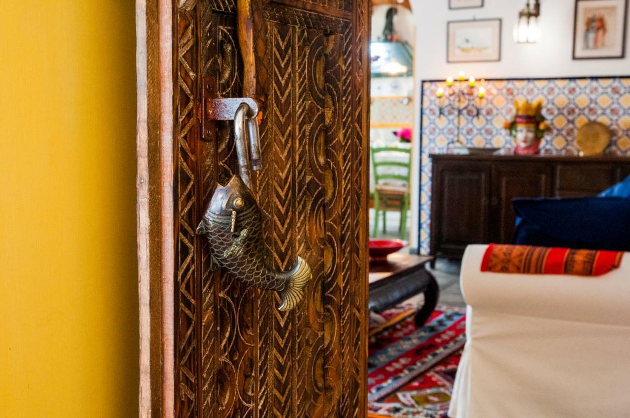 Attico Rooms Giardini Naxos Ngoại thất bức ảnh